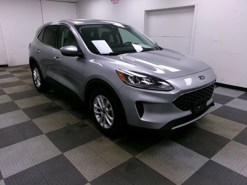 Used 2021 Ford Escape SE image 14