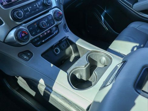 Used 2018 Chevrolet Suburban LT image 16