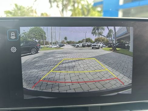 Used 2025 Hyundai Kona SEL FWD image 24