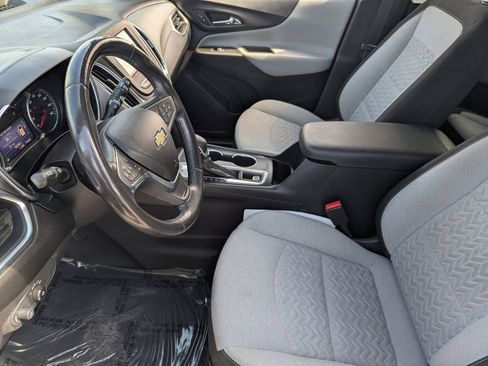 Used 2022 Chevrolet Equinox LT w/ Driver Convenience Package FWD image 17