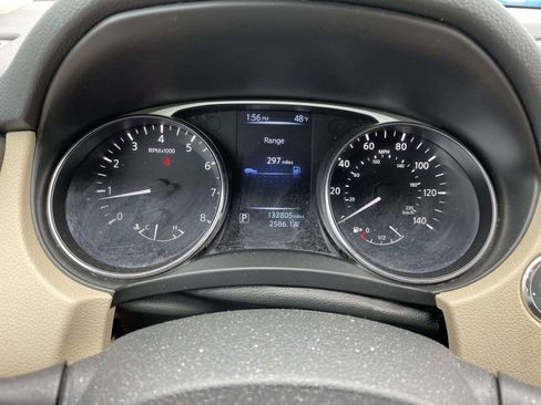 Used 2016 Nissan Rogue SV w/ SV Premium Package image 29