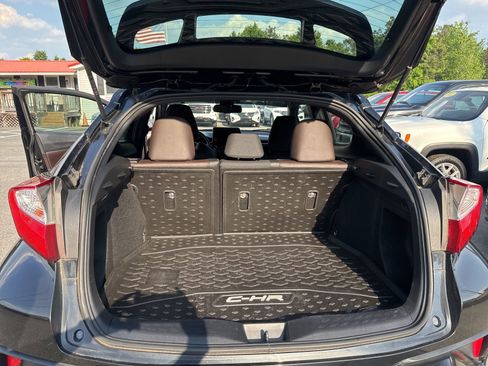 Used 2019 Toyota C-HR Limited FWD image 16