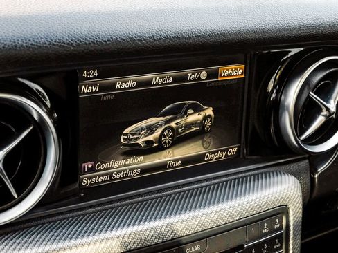 Used 2017 Mercedes-Benz SLC 300 image 25