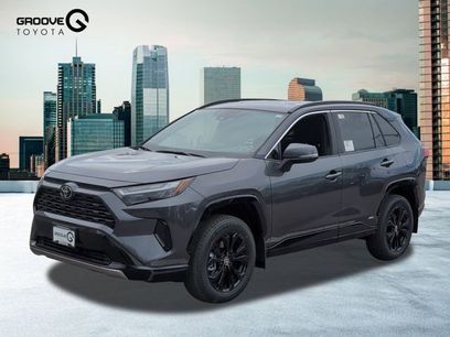 New 2025 Toyota RAV4 SE
