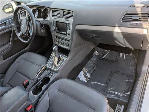 Used 2015 Volkswagen Golf S image 18