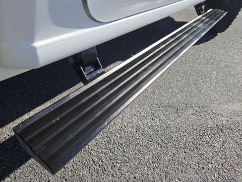 Used 2024 GMC Sierra 3500 AT4 w/ AT4 Premium Plus Package image 27