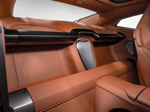 Used 2025 Aston Martin Vanquish image 28