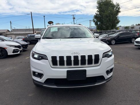 Used 2019 Jeep Cherokee Limited image 3