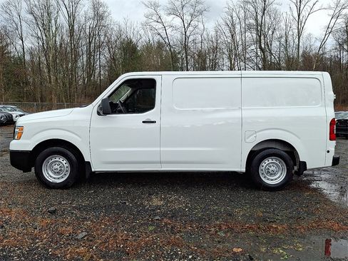 Used 2021 Nissan NV 1500 S image 4