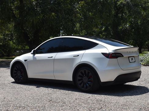 Used 2021 Tesla Model Y Performance AWD/4WD image 4