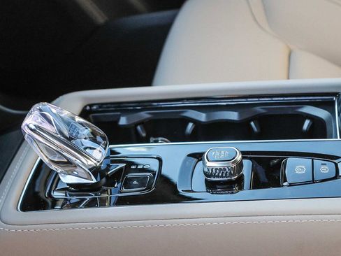 New 2026 Volvo XC90 B6 Plus w/ Protection Package Premier image 31