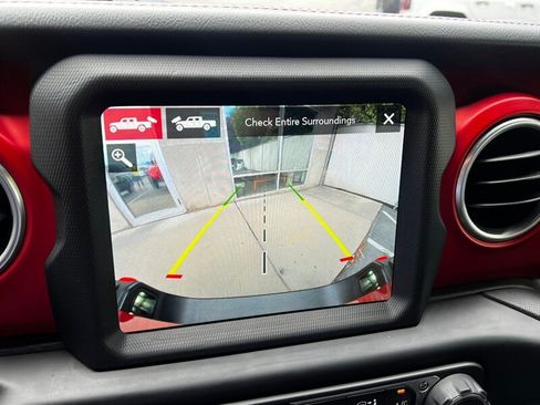 Used 2020 Jeep Gladiator Rubicon AWD/4WD image 34