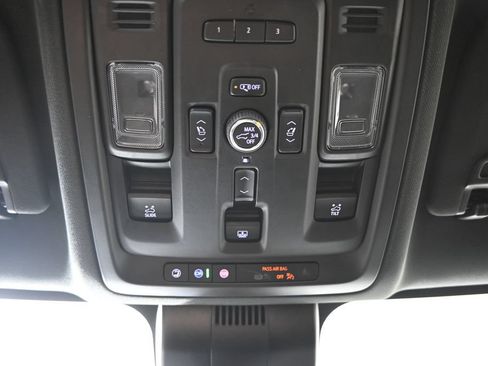 Used 2023 Chevrolet Suburban Premier w/ Advanced Technology Package AWD/4WD image 36