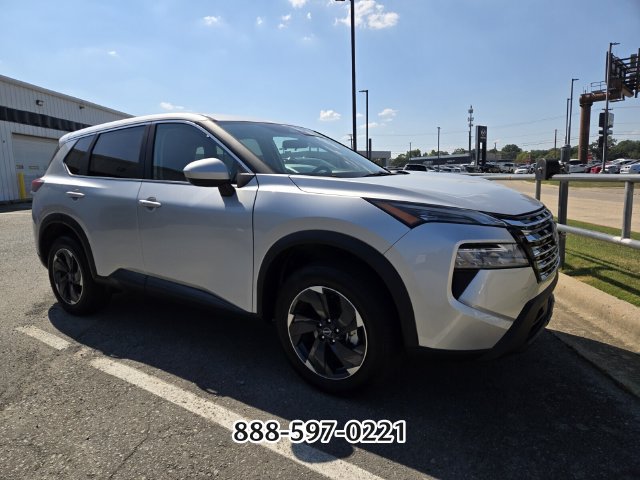 Used 2025 Nissan Rogue SV FWD image 7
