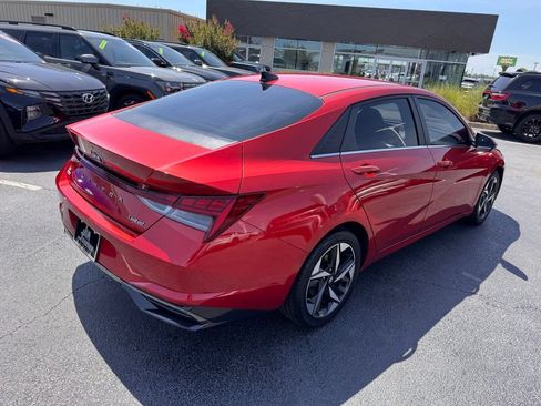 Used 2021 Hyundai Elantra Limited w/ Cargo Package FWD image 5
