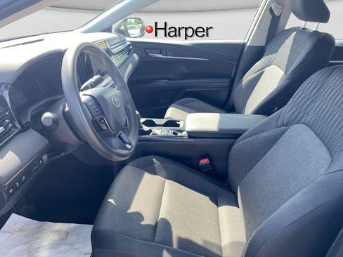 Used 2025 Toyota Camry LE FWD image 17