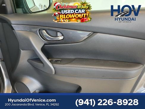 Used 2017 Nissan Rogue S FWD image 43