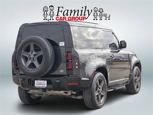 Used 2023 Land Rover Defender 90 X-Dynamic SE image 4