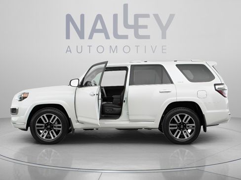 Used 2020 Toyota 4Runner SR5 Premium w/ Moonroof Package AWD/4WD image 3
