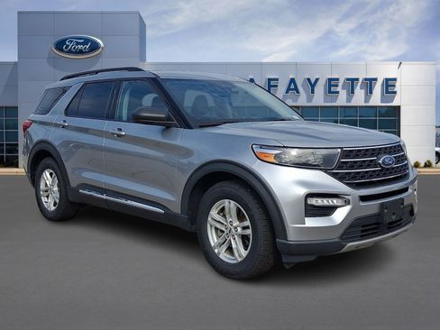 Certified 2022 Ford Explorer XLT w/ Equipment Group 202A RWD image 1