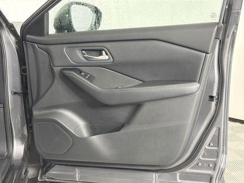 Used 2024 Nissan Rogue SV image 29