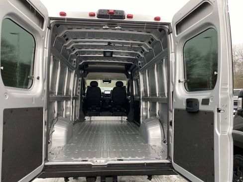 Used 2025 RAM ProMaster 3500 w/ Quick Order Package 22H SLT+ FWD image 7