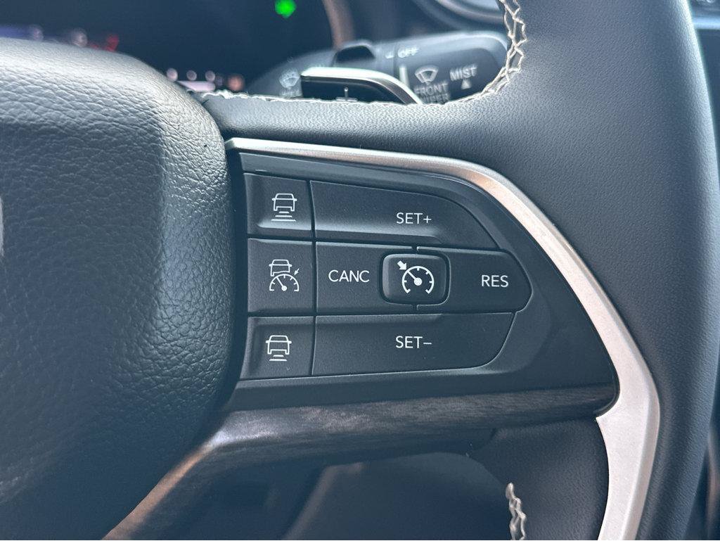 Used 2023 Jeep Grand Cherokee L Limited RWD image 23