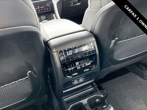 Used 2025 Jeep Grand Cherokee L Laredo image 10