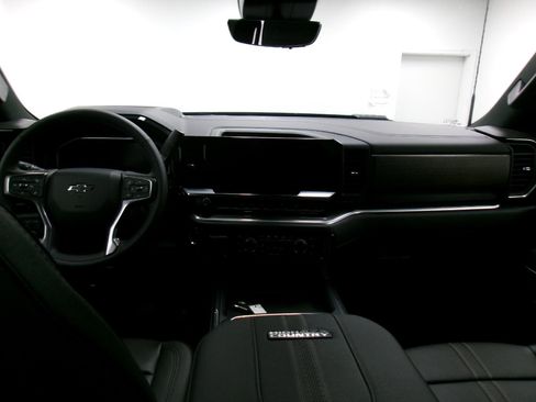 Used 2026 Chevrolet Silverado 2500 High Country w/ Midnight Edition AWD/4WD image 9