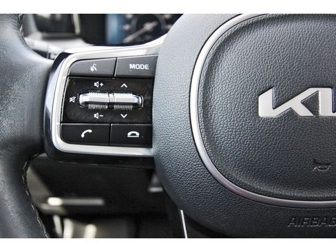 Certified 2023 Kia Sorento SX FWD image 19
