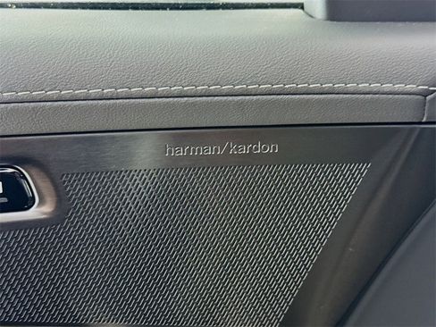 New 2026 Volvo XC90 T8 Plus w/ Protection Package Premier image 19