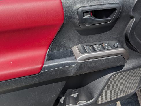 Used 2023 Toyota Tacoma SR5 RWD image 15