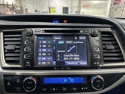 Used 2016 Toyota Highlander Limited image 16