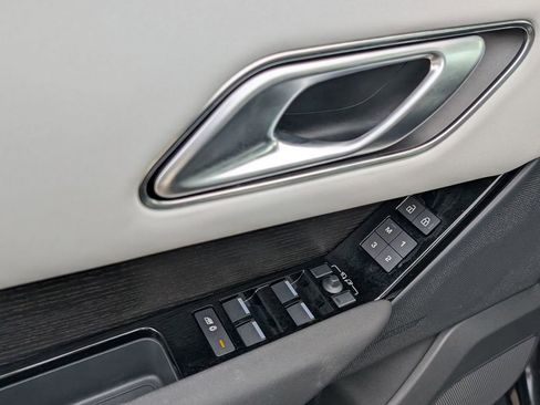 Used 2025 Land Rover Range Rover Velar S image 24