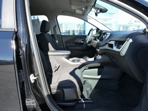 Certified 2022 GMC Terrain SLE w/ Driver Convenience Package image 13