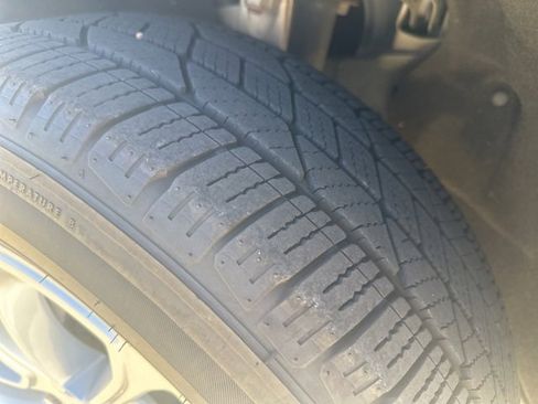 Used 2021 Jeep Grand Cherokee Laredo X image 9