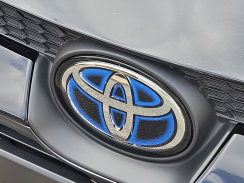 Certified 2023 Toyota Corolla XLE FWD image 29