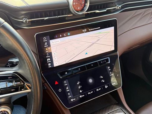 Used 2023 Maserati Grecale GT image 11