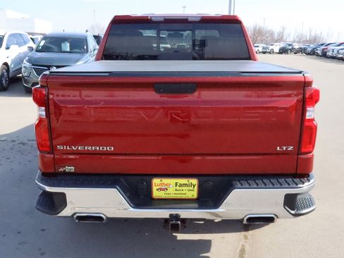 Used 2019 Chevrolet Silverado 1500 LTZ AWD/4WD image 6