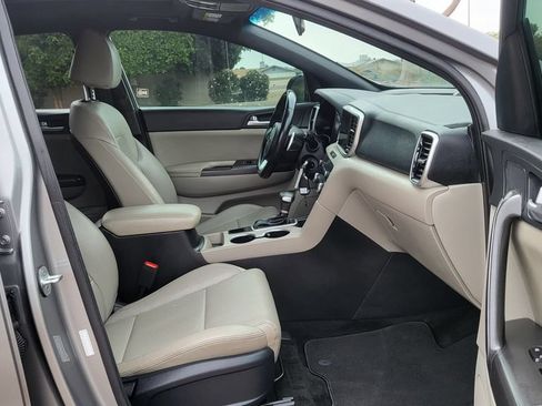 Used 2022 Kia Sportage Nightfall Edition FWD image 17