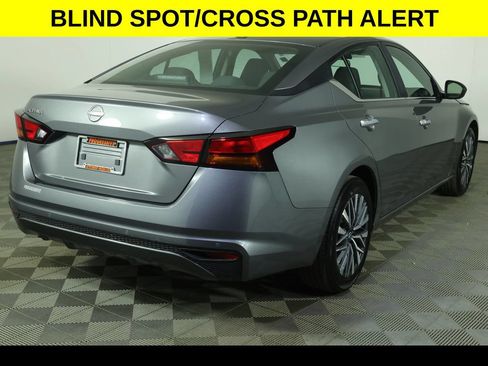 Used 2025 Nissan Altima 2.5 SV FWD image 5