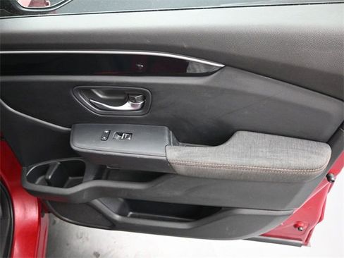 Used 2025 Honda Pilot Sport image 15