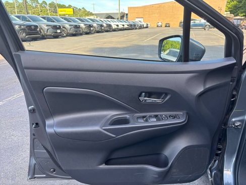 Used 2025 Nissan Versa SV FWD image 18