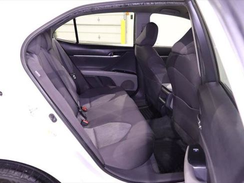 Used 2018 Toyota Camry LE FWD image 27