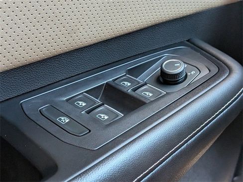 Certified 2024 Volkswagen Atlas Cross Sport SE image 26