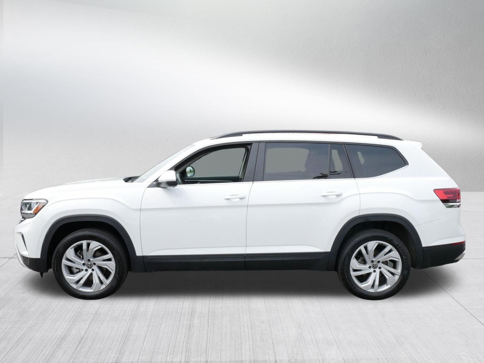 Certified 2023 Volkswagen Atlas SE w/ Panoramic Sunroof Package AWD/4WD image 4