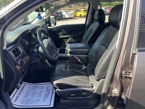 Used 2016 Nissan Titan SL image 10