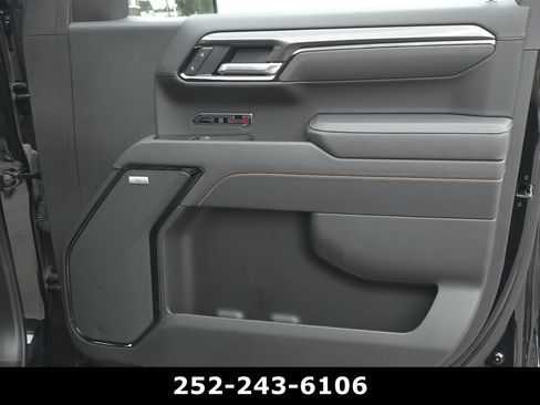 Used 2025 GMC Sierra 1500 AT4 w/ AT4 Premium Package AWD/4WD image 41