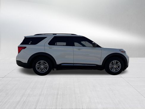 Used 2023 Ford Explorer XLT RWD image 5