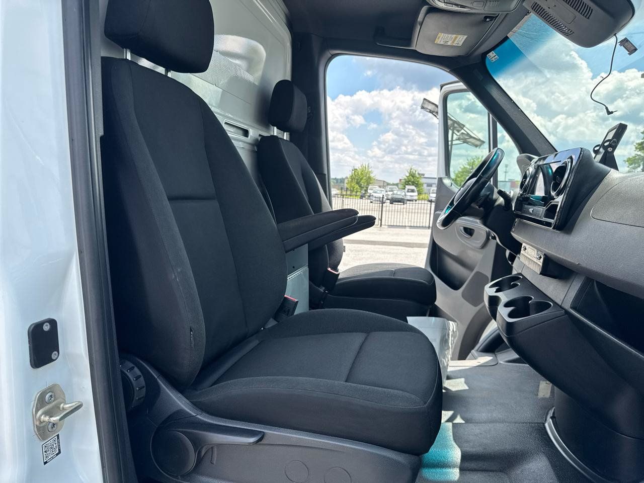 Used 2019 Mercedes-Benz Sprinter 170 w/ Premium Plus Package image 19